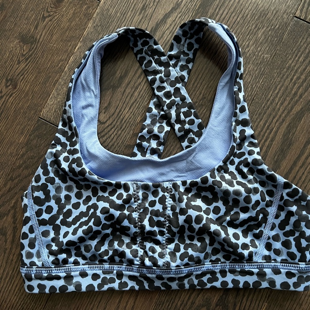 Lululemon “stuff your bra” bra - size 6